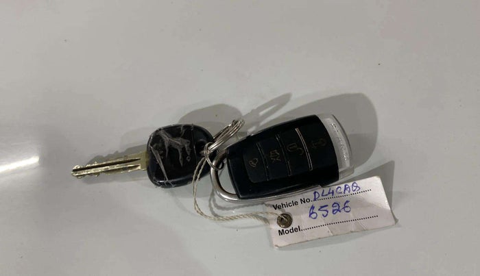 2012 Hyundai i10 MAGNA 1.1, Petrol, Manual, 59,005 km, Key Close Up