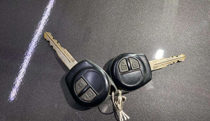 2014 Maruti Swift VXI, Petrol, Manual, 80,685 km, Key Close Up