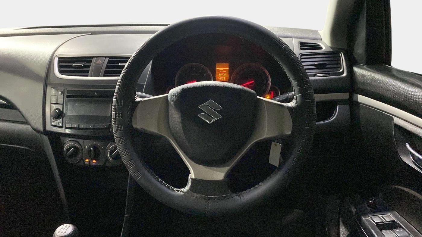 2014 Maruti Swift VXI, Petrol, Manual, 80,685 km, Steering Wheel Close Up