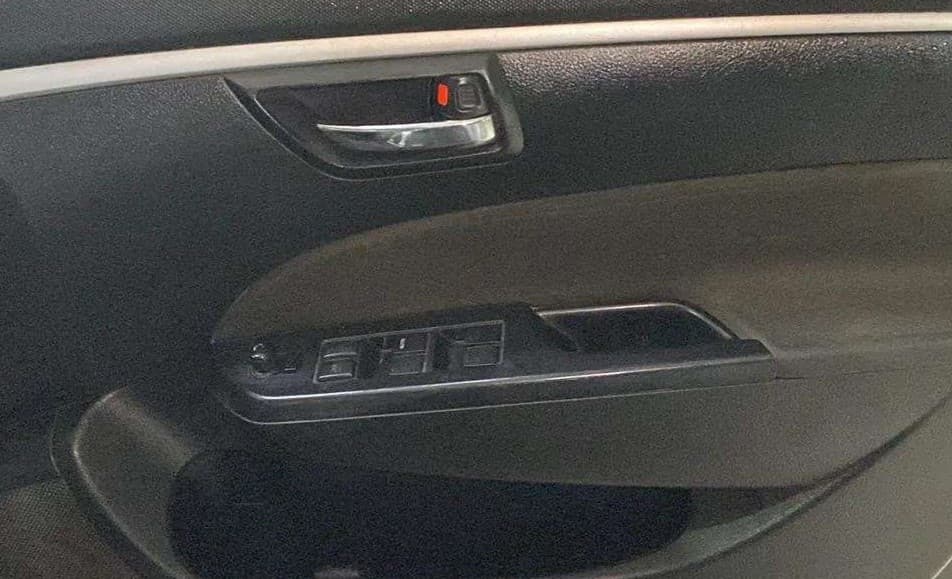 2014 Maruti Swift VXI, Petrol, Manual, 80,685 km, Driver Side Door Panels Control