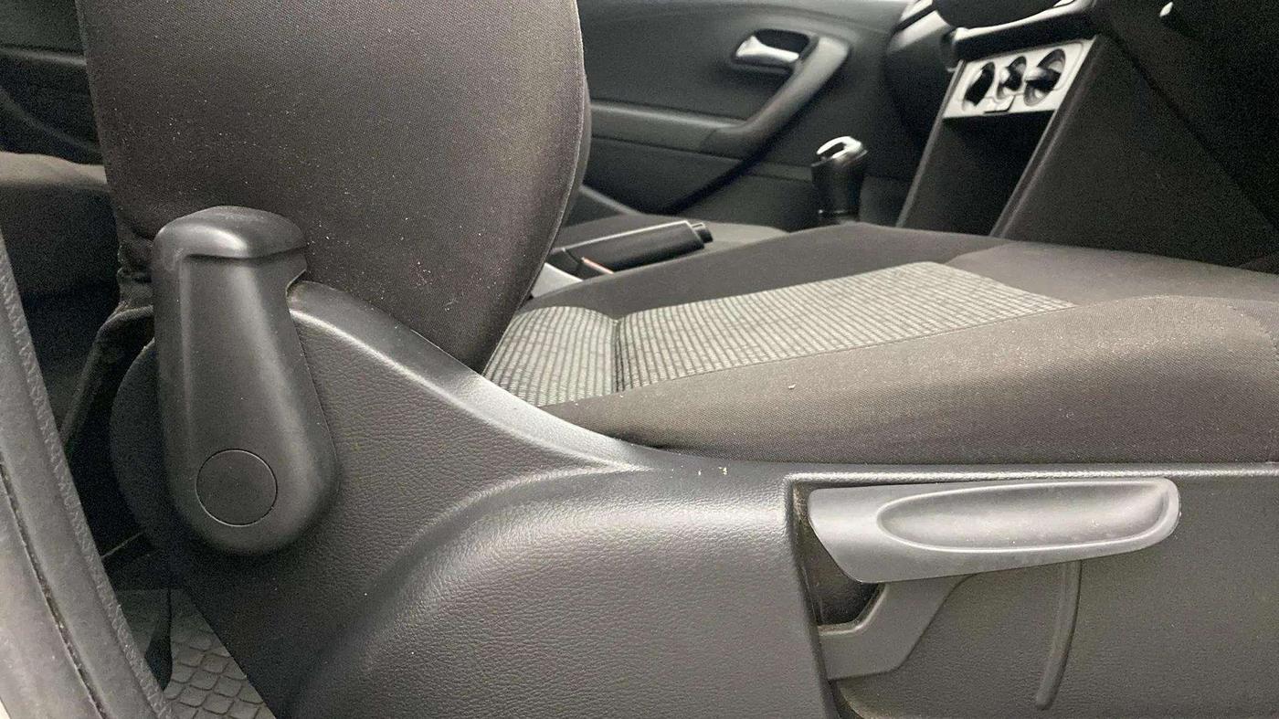 2020 Volkswagen Polo TRENDLINE 1.0L, Petrol, Manual, 40,344 km, Driver Side Adjustment Panel