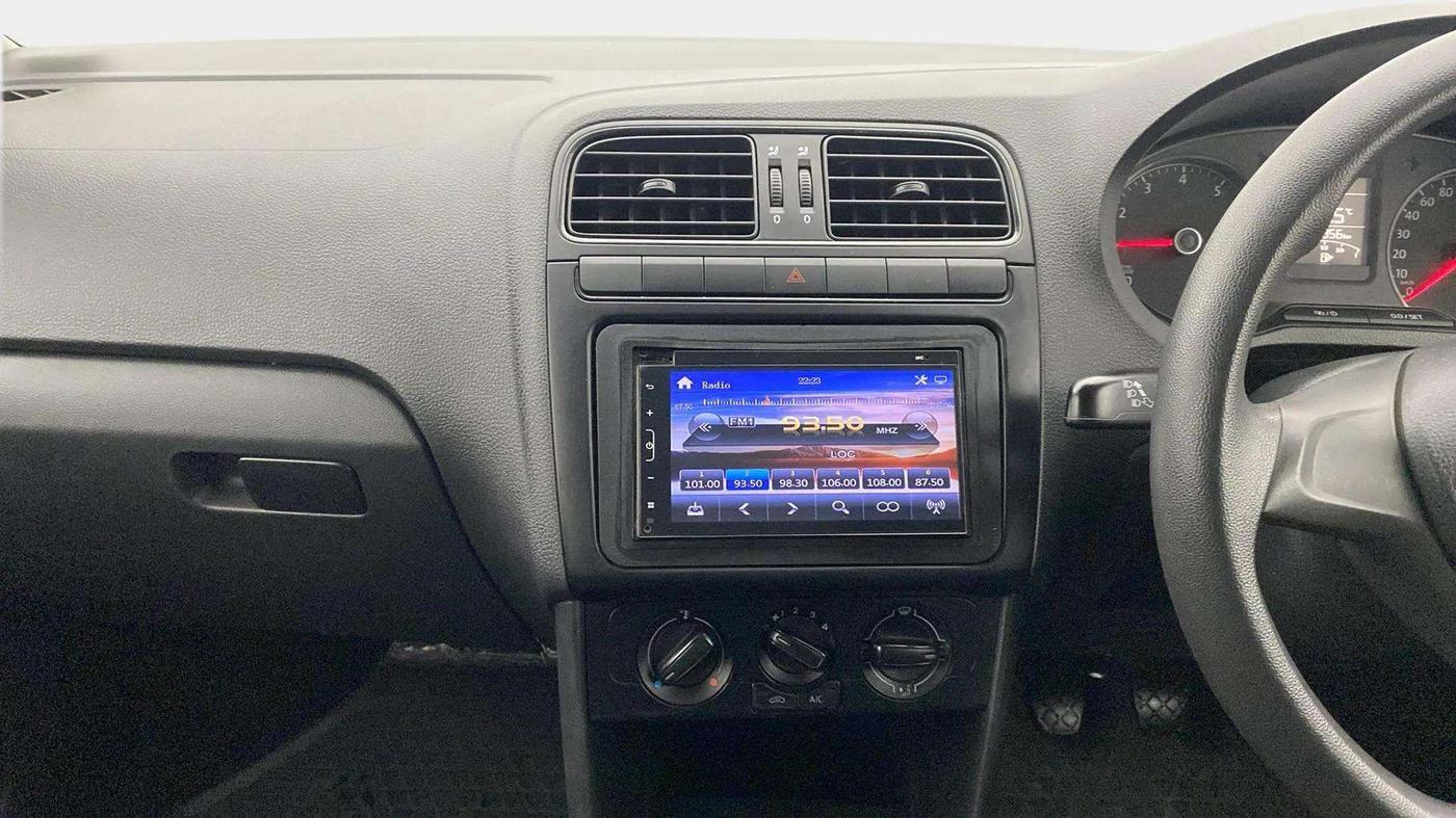 2020 Volkswagen Polo TRENDLINE 1.0L, Petrol, Manual, 40,344 km, Air Conditioner
