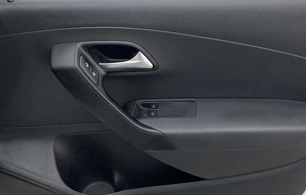 2020 Volkswagen Polo TRENDLINE 1.0L, Petrol, Manual, 40,344 km, Driver Side Door Panels Control