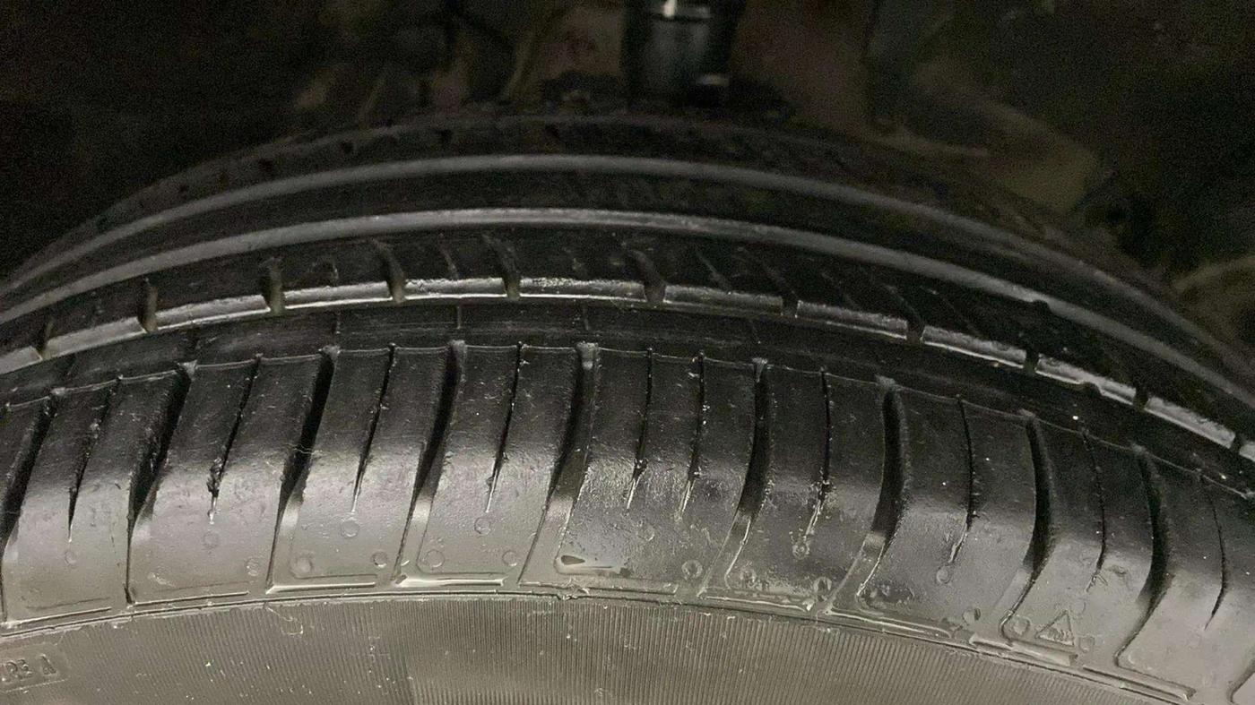 2021 Renault Duster RXZ 1.3 TURBO PETROL MT, Petrol, Manual, 47,593 km, Right Front Tyre Tread
