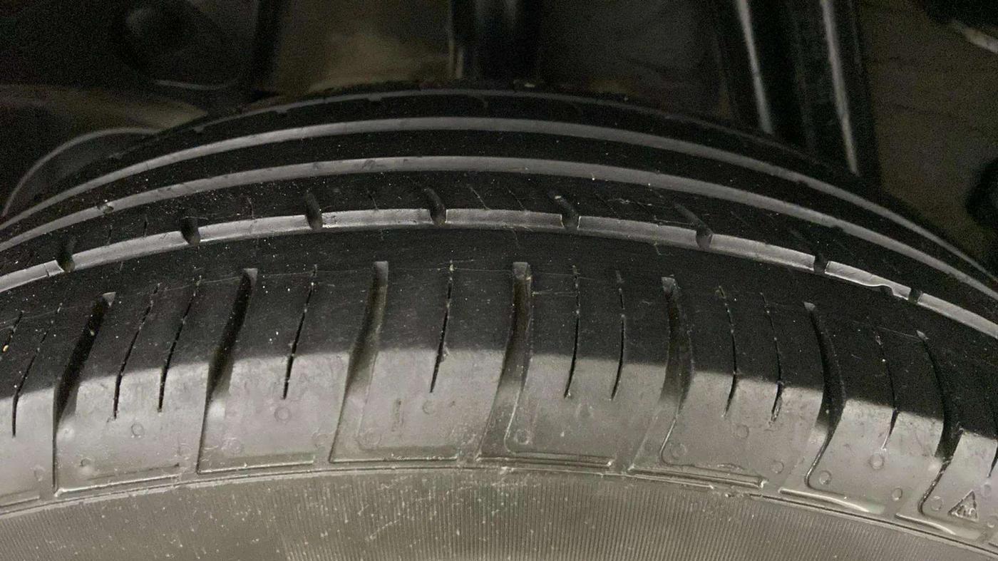 2021 Renault Duster RXZ 1.3 TURBO PETROL MT, Petrol, Manual, 47,593 km, Right Rear Tyre Tread