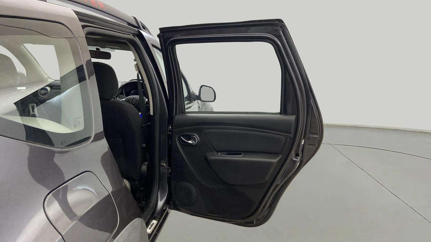 2021 Renault Duster RXZ 1.3 TURBO PETROL MT, Petrol, Manual, 47,593 km, RHS Rear Door