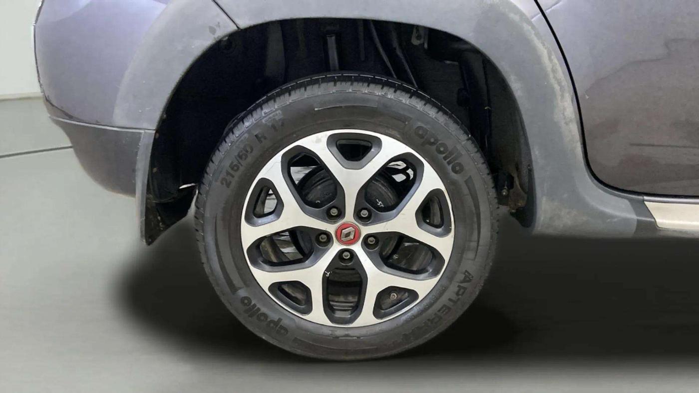 2021 Renault Duster RXZ 1.3 TURBO PETROL MT, Petrol, Manual, 47,593 km, Right Rear Wheel
