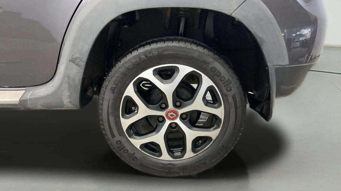 2021 Renault Duster RXZ 1.3 TURBO PETROL MT, Petrol, Manual, 47,593 km, Left Rear Wheel