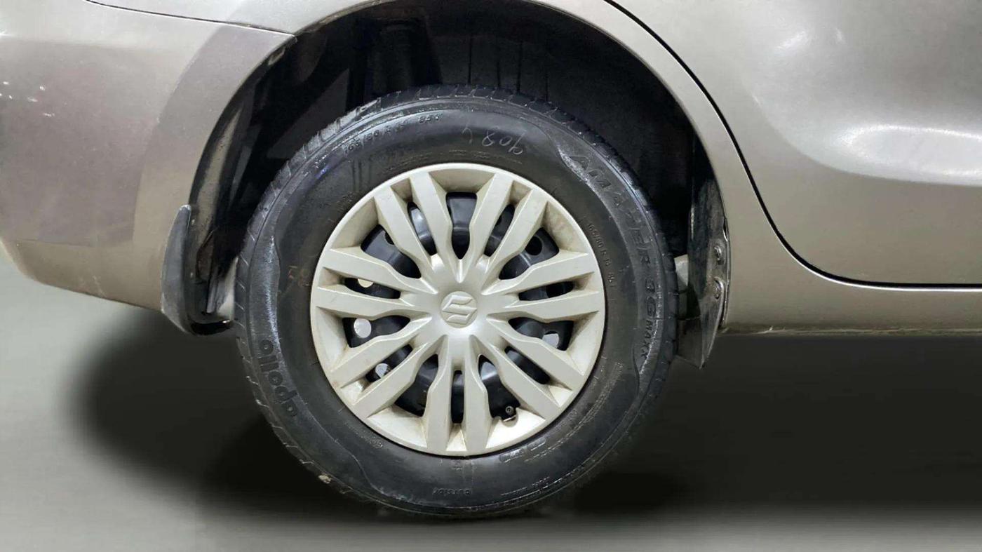 2021 Maruti Dzire VXI AMT, Petrol, Automatic, 48,441 km, Right Rear Wheel