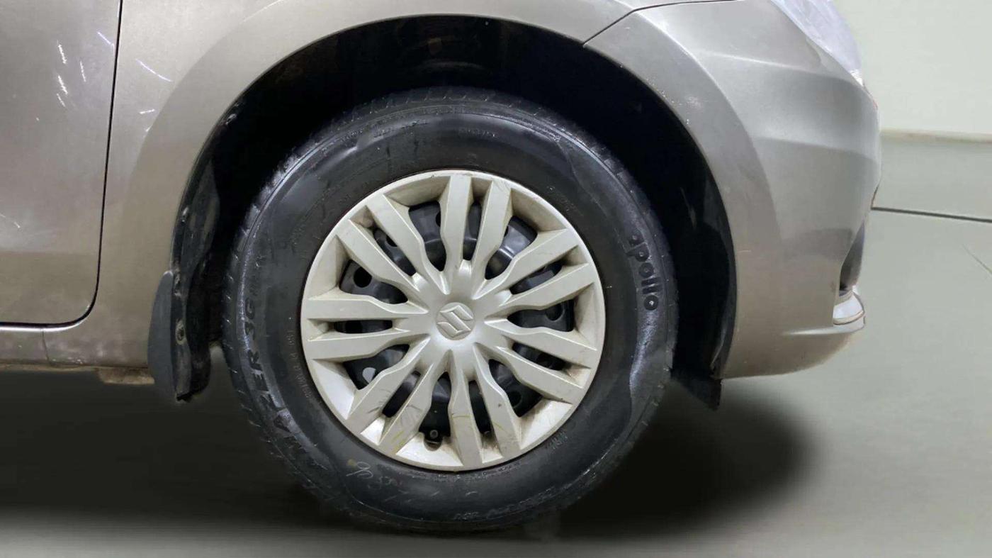 2021 Maruti Dzire VXI AMT, Petrol, Automatic, 48,441 km, Right Front Wheel