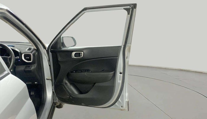 2020 Hyundai VENUE S 1.2, Petrol, Manual, 40,510 km, RHS Front Door