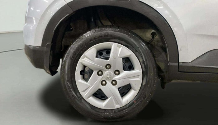2020 Hyundai VENUE S 1.2, Petrol, Manual, 40,510 km, Right Rear Wheel