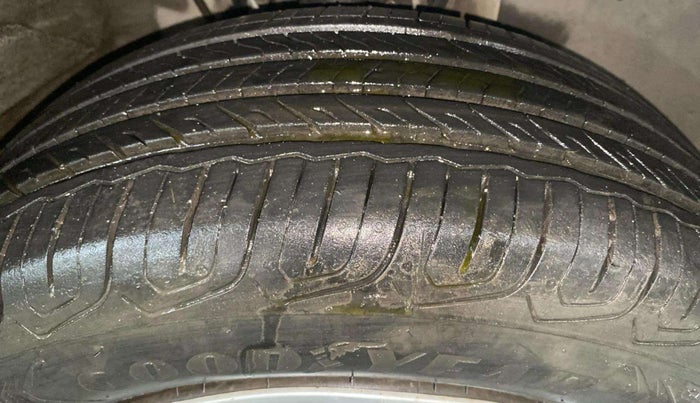 2020 Hyundai VENUE S 1.2, Petrol, Manual, 40,510 km, Right Front Tyre Tread