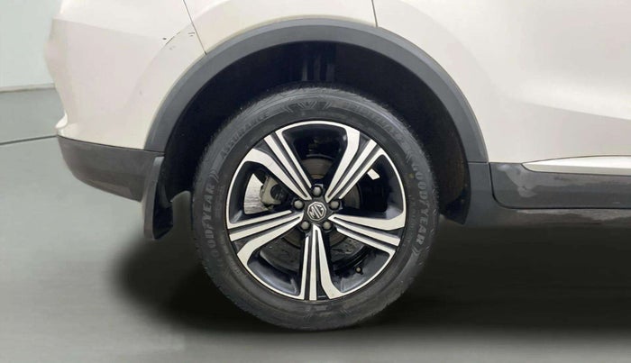 2022 MG ASTOR SHARP 1.5 MT, Petrol, Manual, 33,371 km, Right Rear Wheel