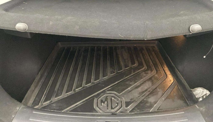 2022 MG ASTOR SHARP 1.5 MT, Petrol, Manual, 33,371 km, Boot Inside