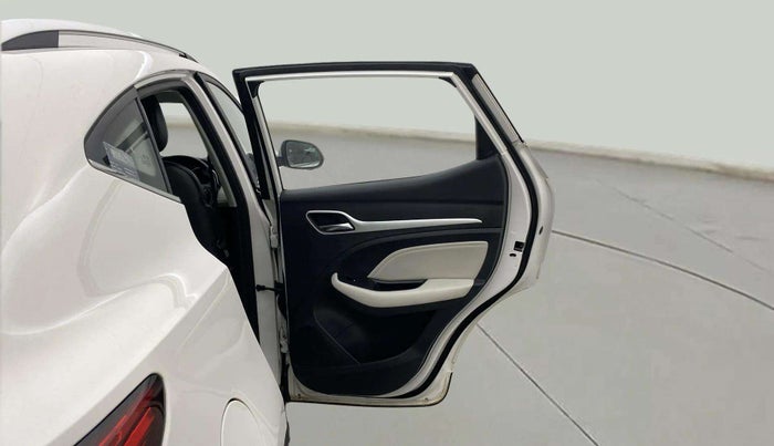 2022 MG ASTOR SHARP 1.5 MT, Petrol, Manual, 33,371 km, RHS Rear Door