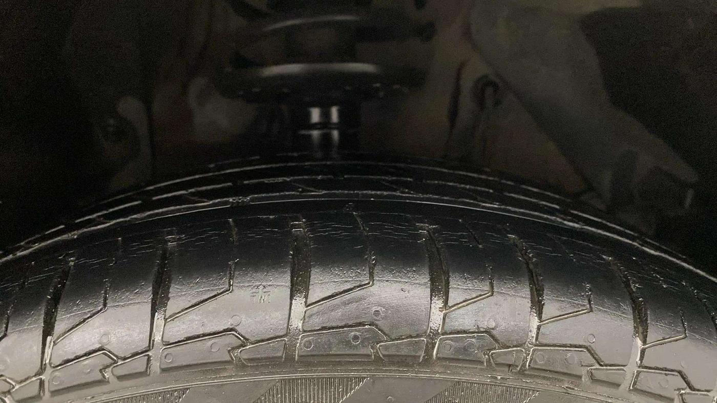 2020 Maruti S Cross ZETA 1.5, Petrol, Manual, 30,471 km, Right Front Tyre Tread
