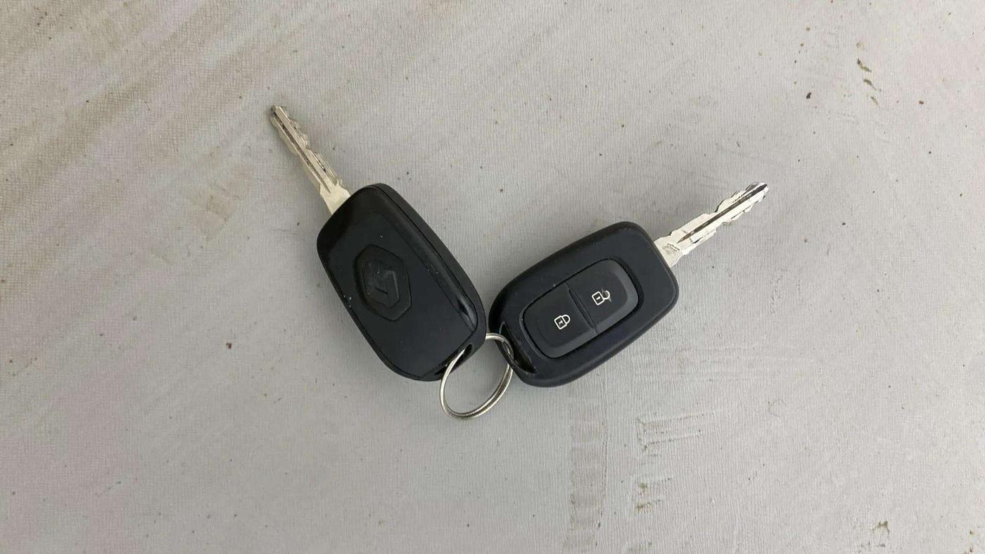 2023 Renault TRIBER RXL MT, Petrol, Manual, 19,349 km, Key Close Up
