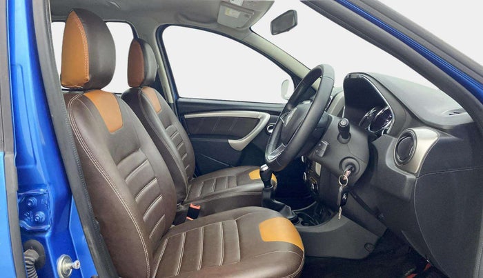2021 Renault Duster RXZ 1.5 PETROL MT, Petrol, Manual, 20,572 km, Right Side Front Door Cabin