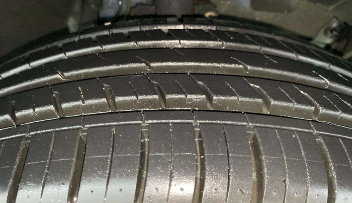 2021 Renault Duster RXZ 1.5 PETROL MT, Petrol, Manual, 20,572 km, Right Front Tyre Tread