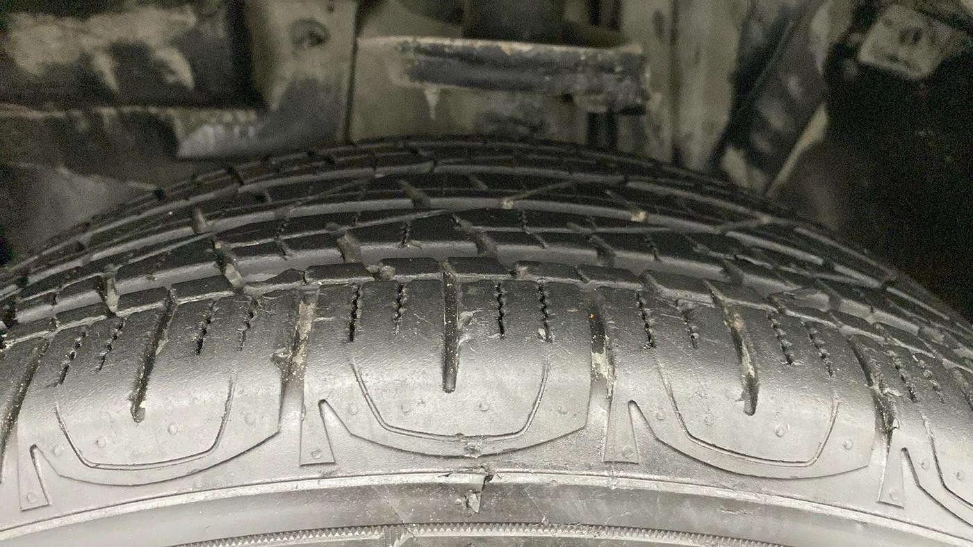 2018 Jeep Compass LIMITED 1.4 PETROL AT, Petrol, Automatic, 90,042 km, Left Front Tyre Tread