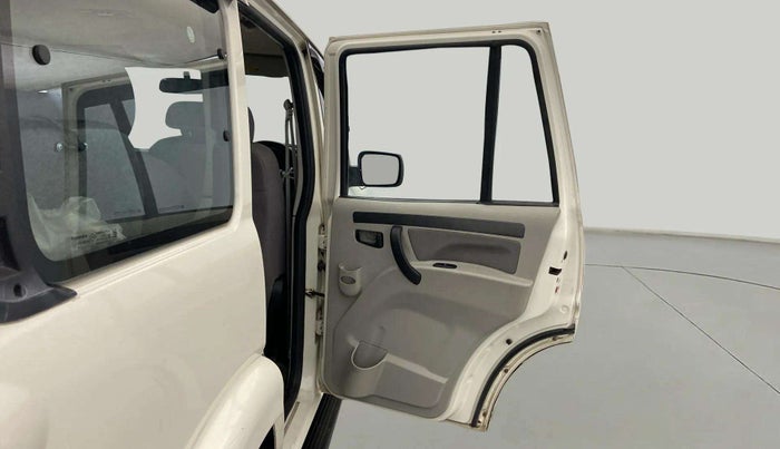 2019 Mahindra Scorpio S7, Diesel, Manual, 35,019 km, RHS Rear Door