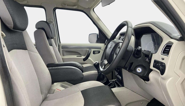 2019 Mahindra Scorpio S7, Diesel, Manual, 35,019 km, Right Side Front Door Cabin