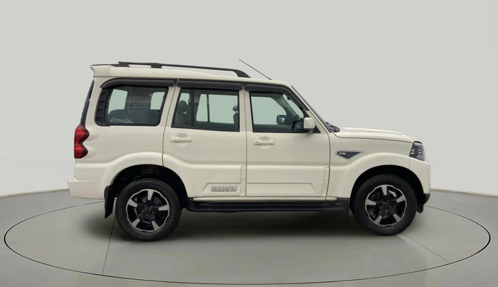 2019 Mahindra Scorpio S7, Diesel, Manual, 35,019 km, Right Side View