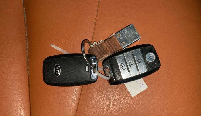 2021 KIA SONET HTX 1.0 IMT, Petrol, Manual, 65,186 km, Key Close Up