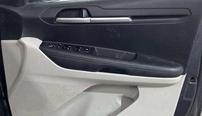 2021 KIA SONET HTX 1.0 IMT, Petrol, Manual, 65,186 km, Driver Side Door Panels Control
