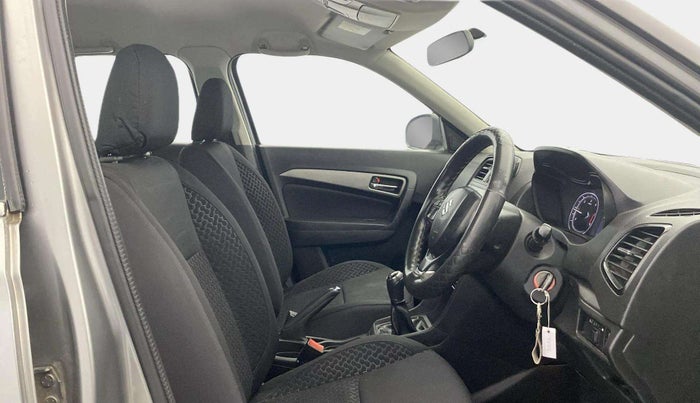 2018 Maruti Vitara Brezza ZDI, Diesel, Manual, 74,720 km, Right Side Front Door Cabin