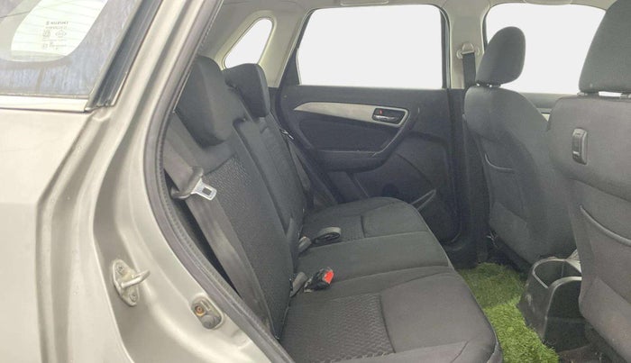2018 Maruti Vitara Brezza ZDI, Diesel, Manual, 74,720 km, Right Side Rear Door Cabin