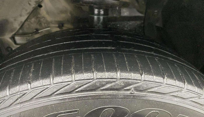 2018 Maruti Vitara Brezza ZDI, Diesel, Manual, 74,720 km, Left Front Tyre Tread