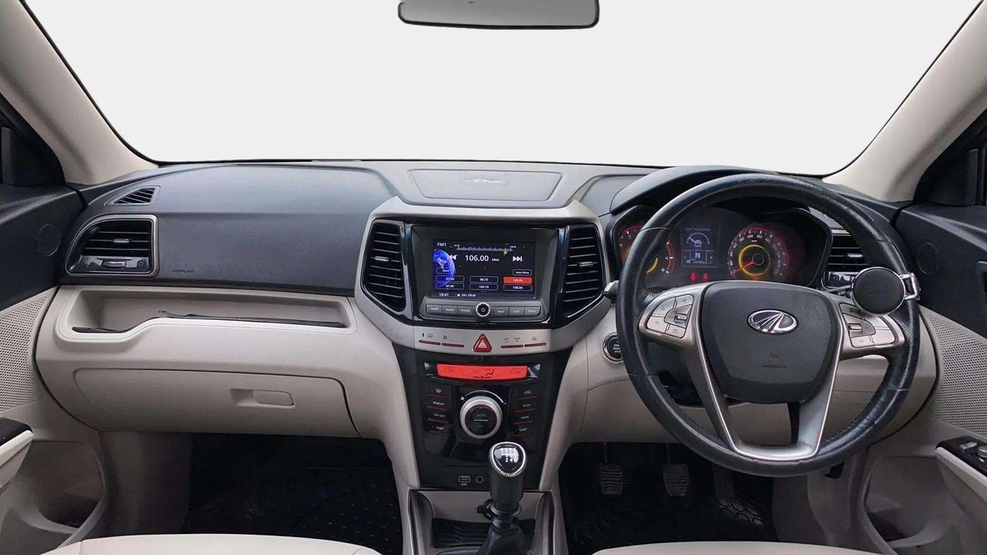 2021 Mahindra XUV300 W8 1.2 PETROL, Petrol, Manual, 64,418 km, Dashboard
