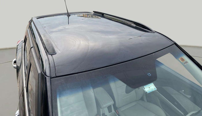 2021 Mahindra XUV300 W8 1.2 PETROL, Petrol, Manual, 64,418 km, Roof