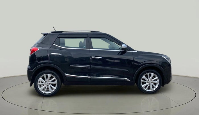 2021 Mahindra XUV300 W8 1.2 PETROL, Petrol, Manual, 64,418 km, Right Side