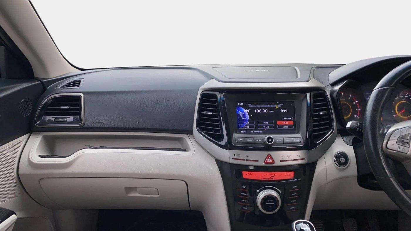 2021 Mahindra XUV300 W8 1.2 PETROL, Petrol, Manual, 64,418 km, Air Conditioner