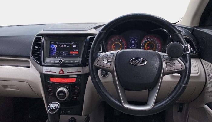 2021 Mahindra XUV300 W8 1.2 PETROL, Petrol, Manual, 64,418 km, Steering Wheel Close Up