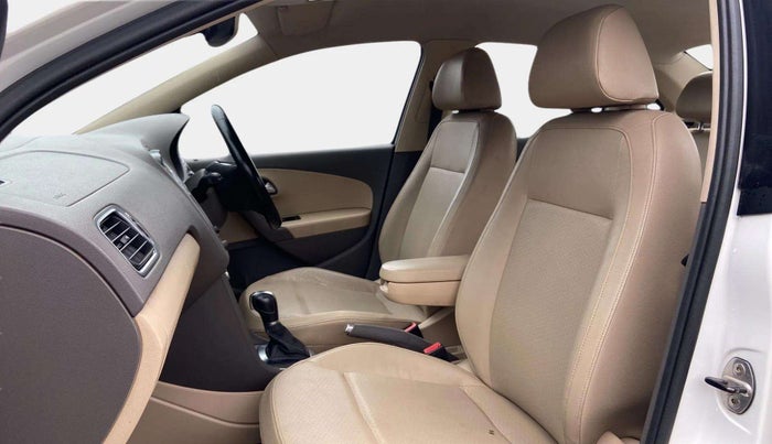 2016 Volkswagen Vento HIGHLINE PETROL AT, Petrol, Automatic, 83,355 km, Right Side Front Door Cabin