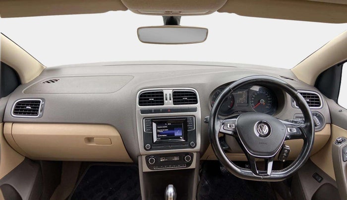2016 Volkswagen Vento HIGHLINE PETROL AT, Petrol, Automatic, 83,355 km, Dashboard