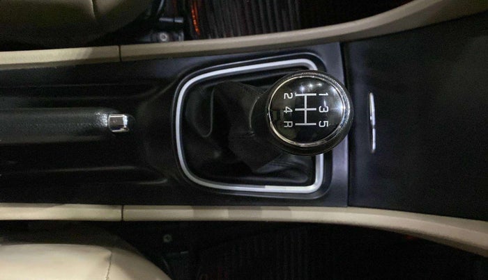 2019 Maruti Ciaz ALPHA 1.5 SHVS PETROL, Petrol, Manual, 39,684 km, Gear Lever