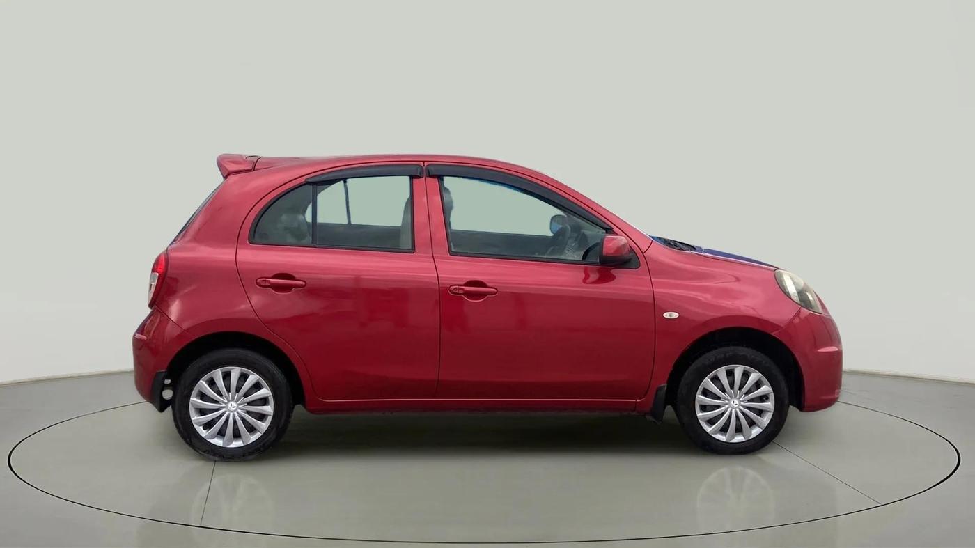 2016 Nissan Micra Active XV SAFETY PACK, Petrol, Manual, 1,07,624 km, Right Side View