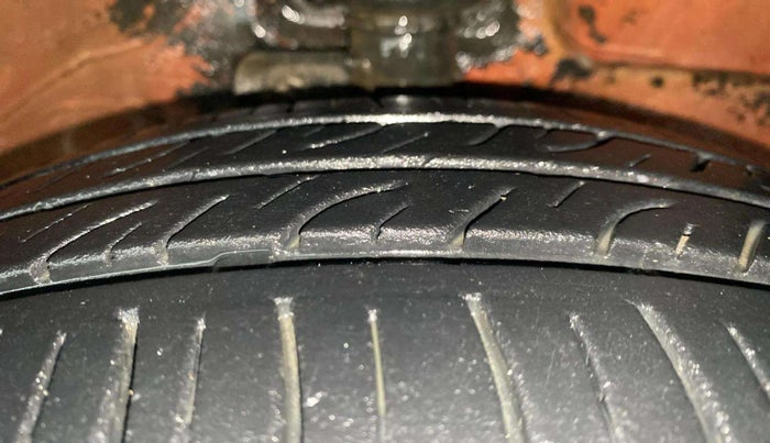 2014 Maruti Celerio VXI AMT, Petrol, Automatic, 65,080 km, Right Front Tyre Tread