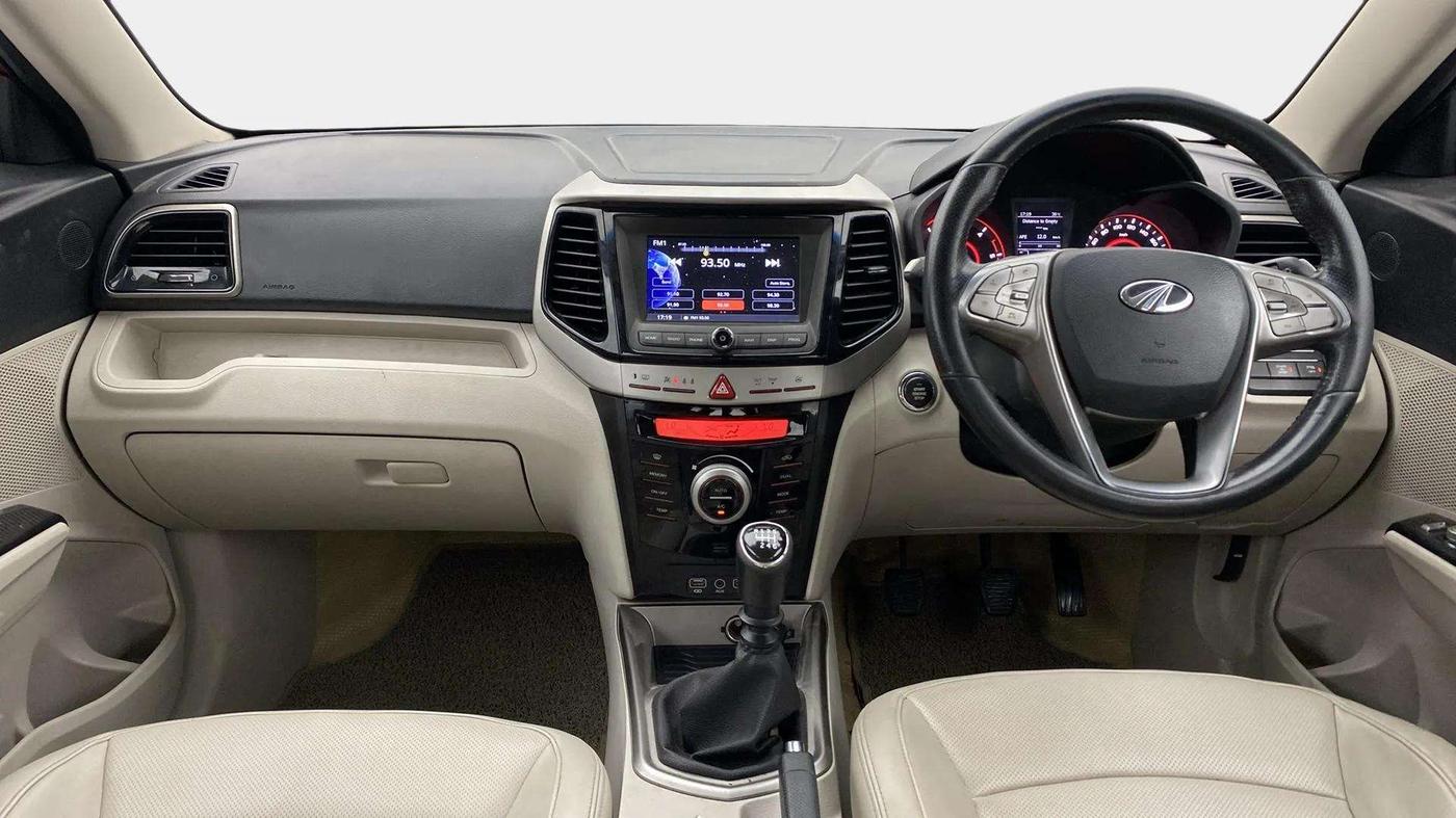 2019 Mahindra XUV300 W8 (O) 1.5 DIESEL, Diesel, Manual, 84,126 km, Dashboard