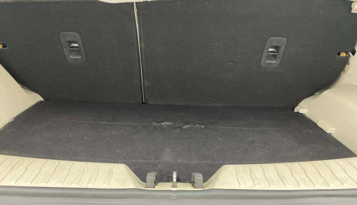 2019 Mahindra XUV300 W8 (O) 1.5 DIESEL, Diesel, Manual, 83,911 km, Boot Inside