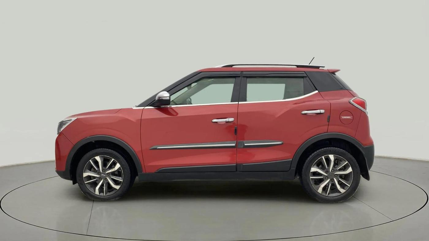 2019 Mahindra XUV300 W8 (O) 1.5 DIESEL, Diesel, Manual, 84,126 km, Left Side