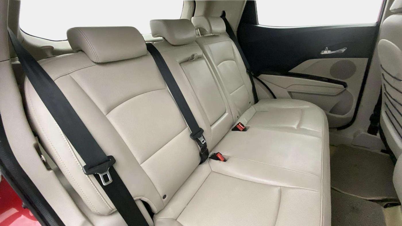 2019 Mahindra XUV300 W8 (O) 1.5 DIESEL, Diesel, Manual, 84,126 km, Right Side Rear Door Cabin