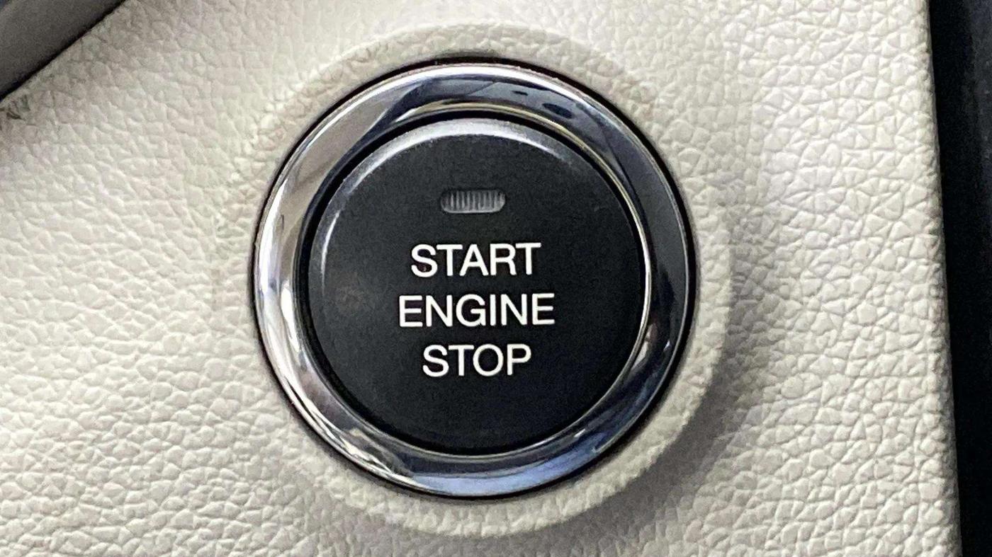 2019 Mahindra XUV300 W8 (O) 1.5 DIESEL, Diesel, Manual, 84,126 km, Keyless Start/ Stop Button