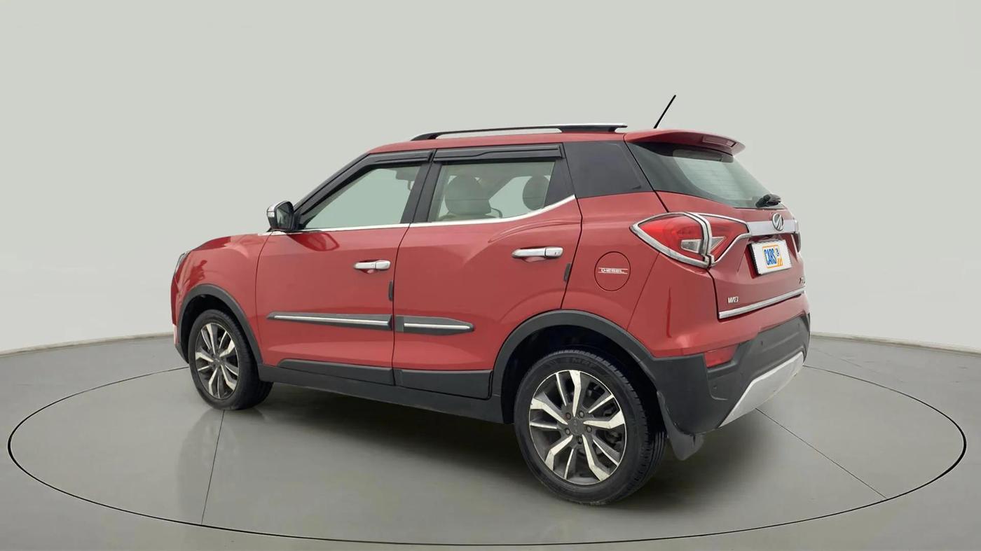 2019 Mahindra XUV300 W8 (O) 1.5 DIESEL, Diesel, Manual, 84,126 km, Left Back Diagonal