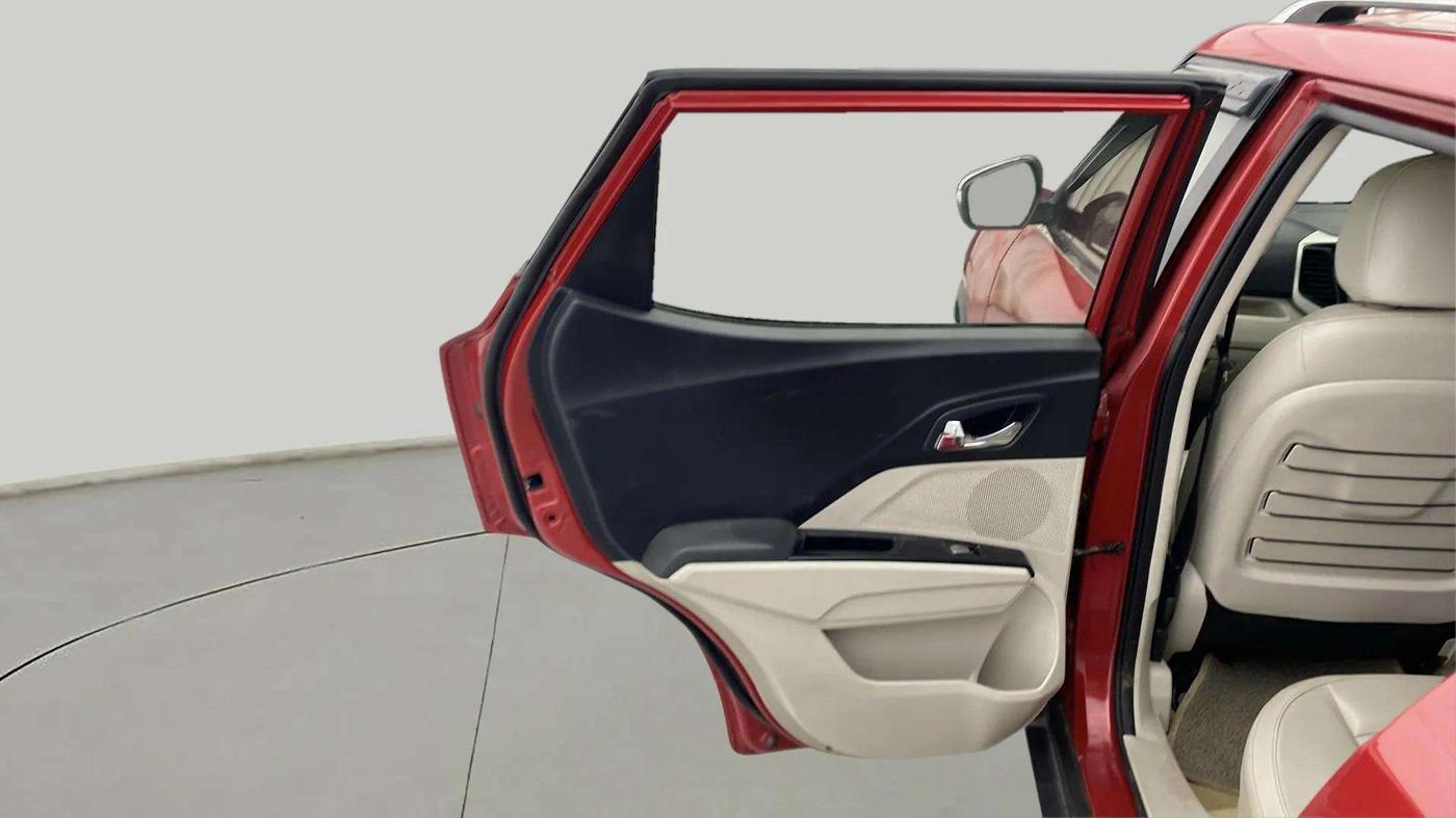 2019 Mahindra XUV300 W8 (O) 1.5 DIESEL, Diesel, Manual, 84,126 km, LHS Rear Door